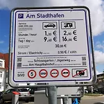Charmantes, Helles City-apartment - Nahe Hafen, Schloss & Altstadt Apartman *
