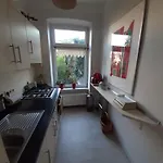 Charmantes, Helles City-apartment - Nahe Hafen, Schloss & Altstadt