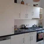 Apartman Charmantes, Helles City-apartment - Nahe Hafen, Schloss & Altstadt