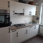 Apartman Charmantes, Helles City-apartment - Nahe Hafen, Schloss & Altstadt Schwerin