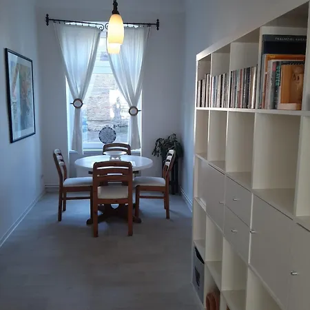 公寓 Charmantes, Helles City-apartment - Nahe Hafen, Schloss & Altstadt 什未林