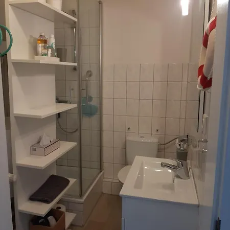 公寓 Charmantes, Helles City-apartment - Nahe Hafen, Schloss & Altstadt